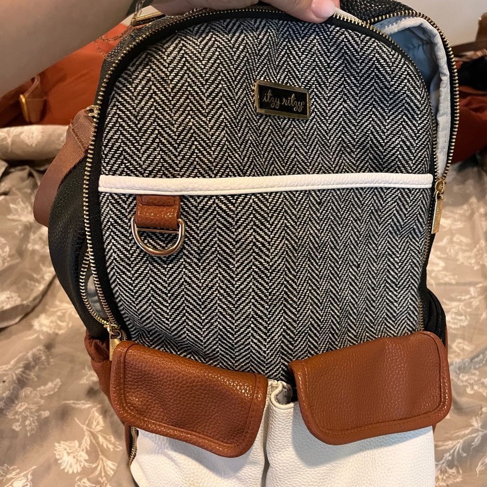 Itzy ritzy boss bag - cookies and cream